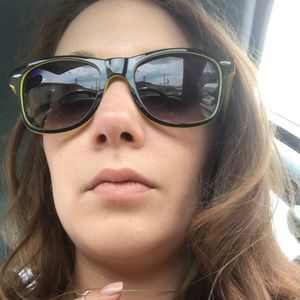 Meet your Posher, Abbie